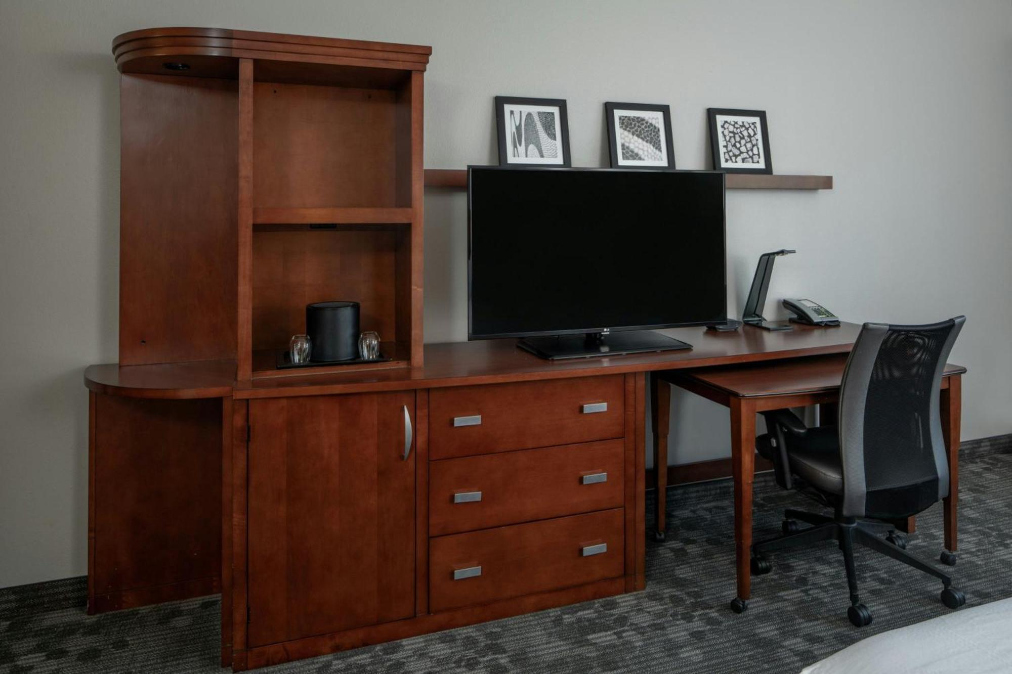 Queen Room with Two Queen Beds and Balcony,1706808959:JPEG